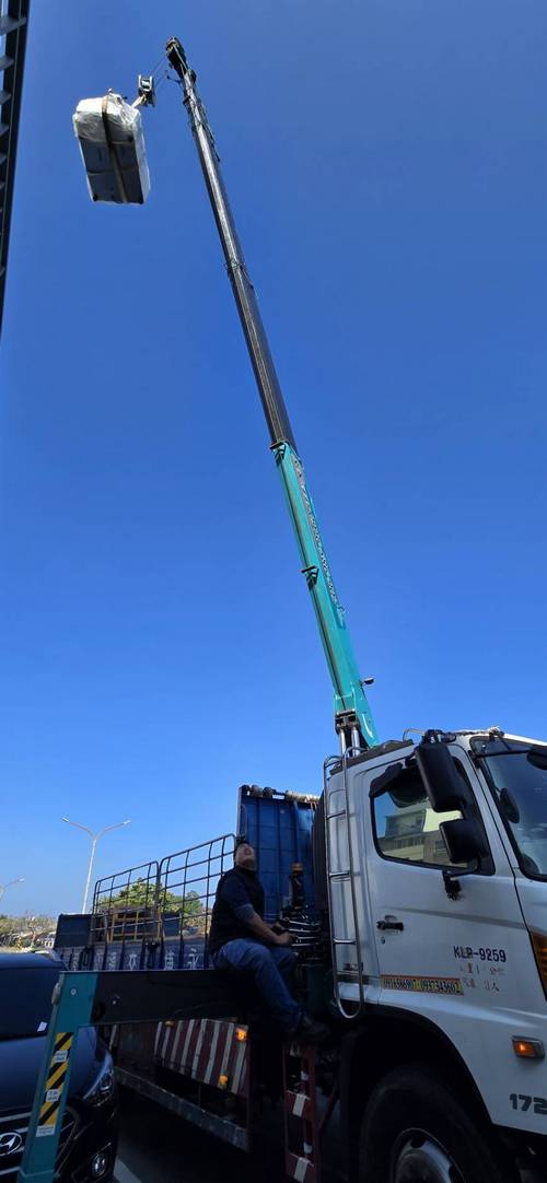 台南吊卡車