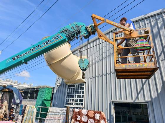 台南吊卡車