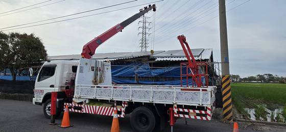 台南吊卡車