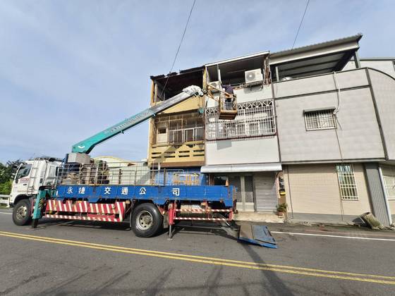 台南吊卡車
