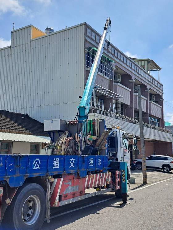 台南吊卡車