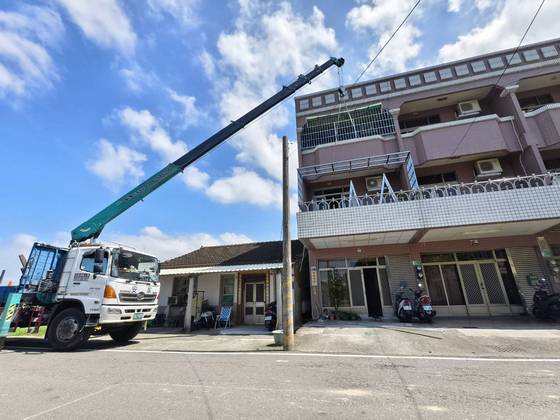 台南吊卡車