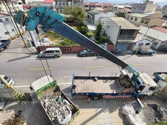 台南楠西區吊卡車