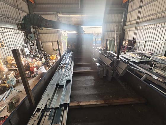 台南安南區吊卡車