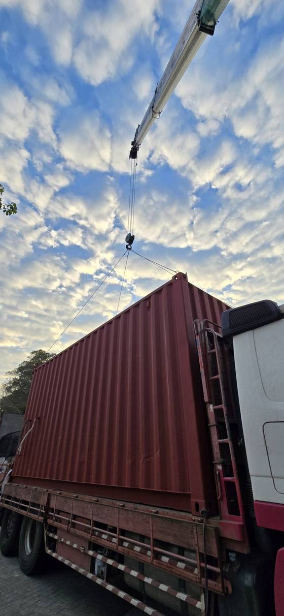 台南六甲吊卡車