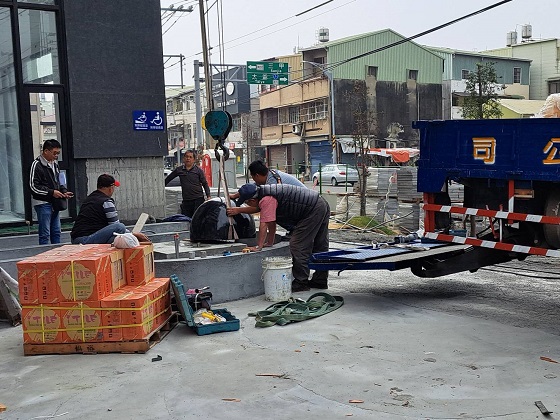 台南北門區吊卡車