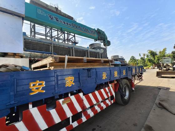 台南官田區吊卡車