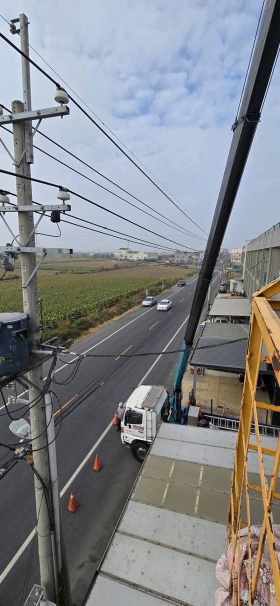 台南鹽水區吊卡車