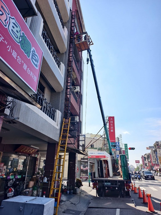 台南北區吊卡車